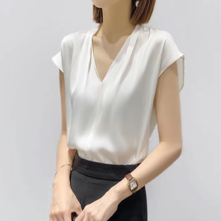 レディース トップス シャツ 半袖 Vネック ストレート Iライン 薄手 かわいい 大人可愛い きれいめ シンプル 上品 おしゃれ こなれ感 クール エレガント 存在感 フォーマル とろみ感 抜け感
