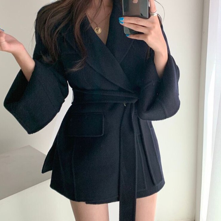 アウター レディース コート ショートコート 長袖 スリットスリーブ シングルプレスト ボタン フロントボタン トレンチコート エレガントスタイル きれいめ カジュアル シンプル 無地 クラシカル