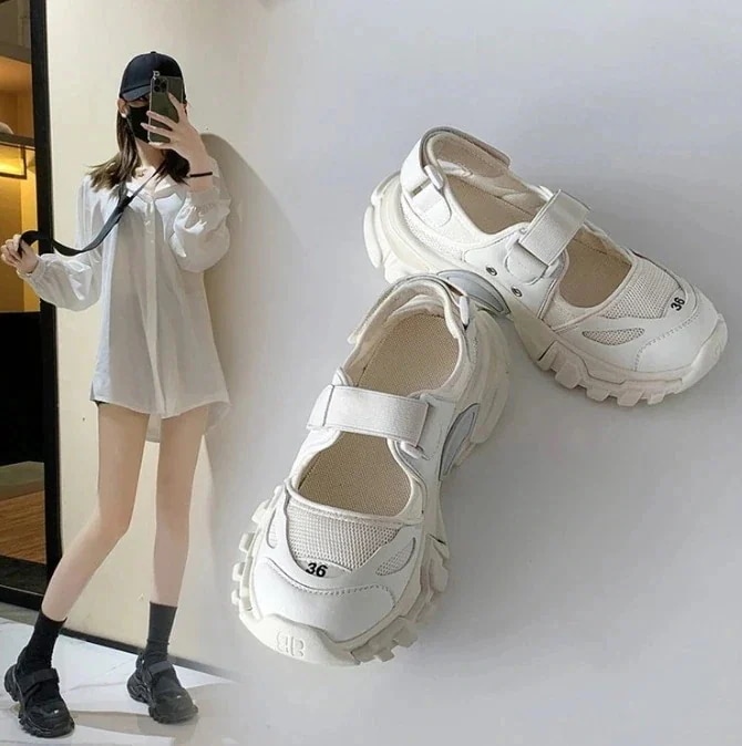 ストラップ美脚デザイン 日常歩きやすい厚底靴！ 厚底軽量 25 レディースサンダル