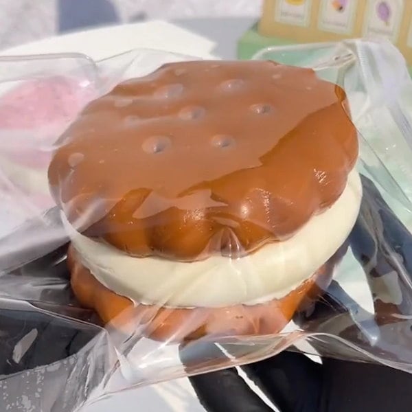 Qoo10] チョコレートサンドビスケットスクイーズ水