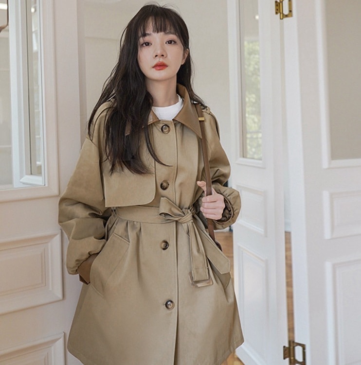 アウター コート トレンチコート ショート ショート丈 袖あり 長袖 襟付き ベルト ウエストマーク フード付き ポリエステル かわいい 大人可愛い シンプル 大人 上品 おしゃれ お洒落 大人女子