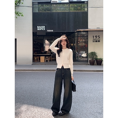 紺色のワイドジーンズの女性は秋冬やせて見える百合の高い腰のカジュアルなゆったりしたモップのズボンです