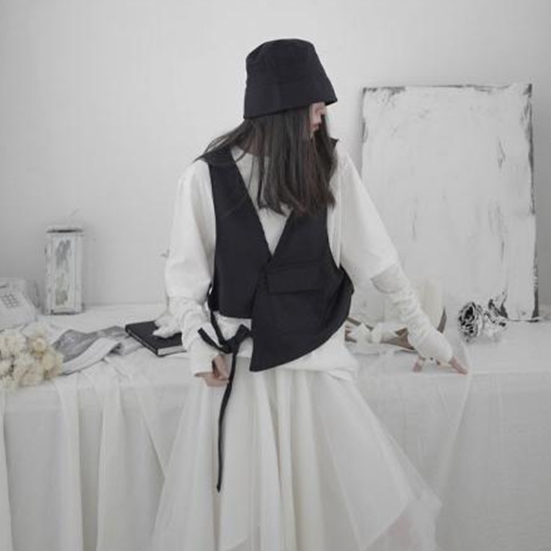 新しい春のベストファッションレディースブラックシンプルなレディースノースリーブベストトレンド非対称デザインルーズパーソナリティレディースベストベスト