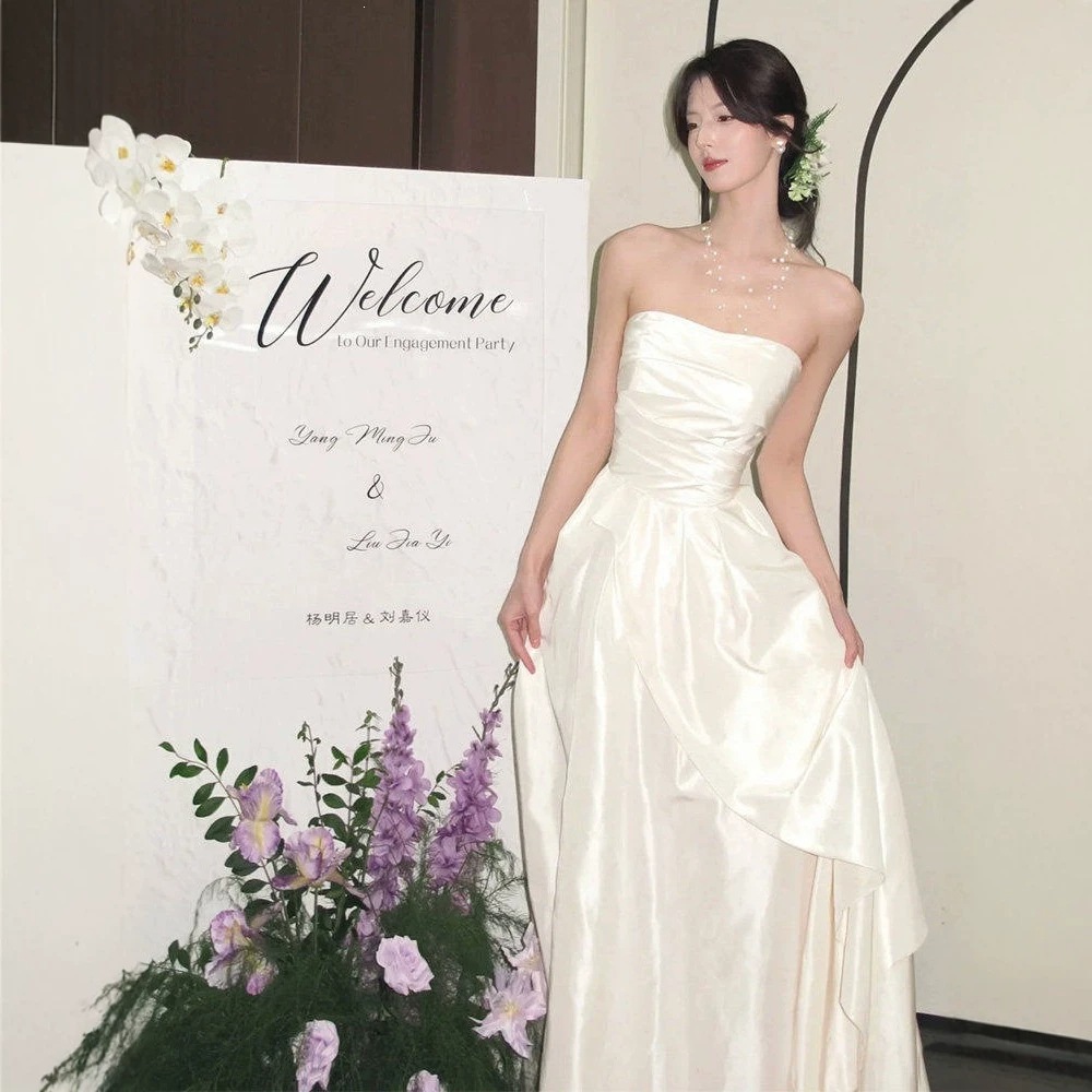 白 チューブトップ イブニングドレス 高級感 軽奢 フレンチ サテン 婚約 軽ウェディング お出迎え モーニングガウン 新婦