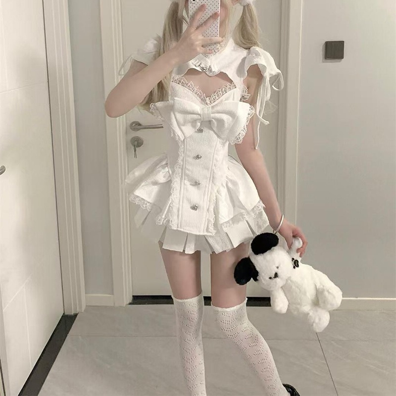 フレンチバレエスタイルのレディース夏用ツーピースセット：くり抜かれたレースのリボンのパフスリーブトップとスリムなプリーツスカート