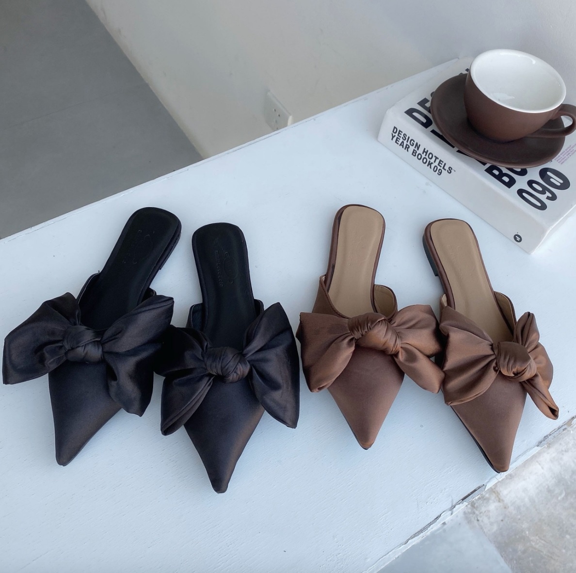 ミュール レディース パンプス ぺたんこ フラット ポインテッドトゥ リボン かわいい 大人可愛い きれいめ シンプル カジュアル 大人 上品 エレガント 無地 デート お出かけ 高見え モテ 黒