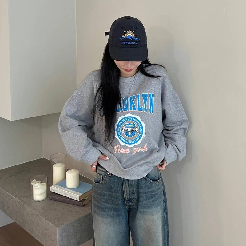 2024年秋の新型カジュアルでゆったりしていてやせている丸首のアルファベットのプリント服の女性の上着