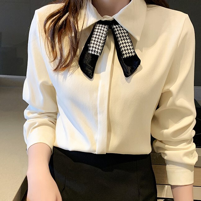 トップス シャツ ミディアム丈 袖あり 長袖 襟付き ポロカラー ストレート リボン かわいい 大人可愛い きれいめ 上品 おしゃれ レトロ 大人女子 こなれ感 エレガント 主役級 フォーマル