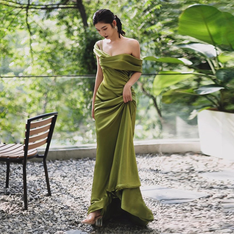 ドレス 衣装 イブニングドレス ロングワンピース ワンショルダー シャーリング ウエストマーク 背中開き バックシャン 光沢 ステージドレス 発表会 かわいい 大人可愛い きれいめ シンプル 上品