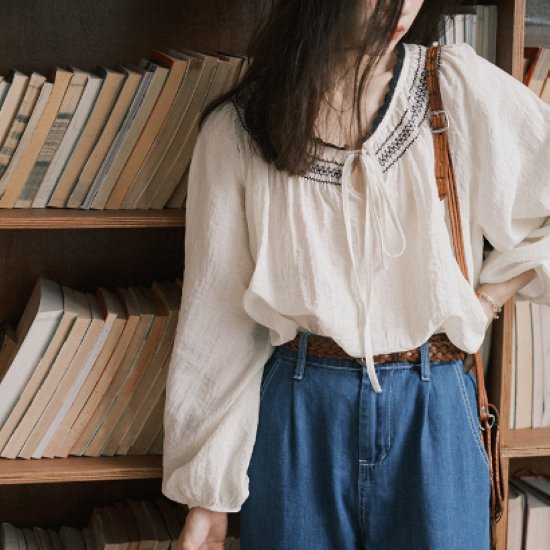 長袖ブラウス レディース シャツ トップス ラウンドネック ボリューム袖 シフォンブラウス リボン カジュアル お出かけ おしゃれ プルオーバー 刺繍 アプリコット 長袖 シフォンシャツ