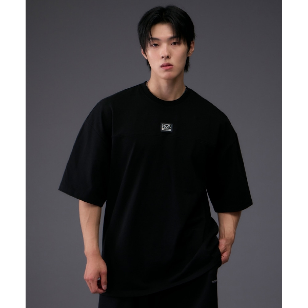 MIHAK メタルプレートパネルオーバーフィットTシャツ (ブラック)