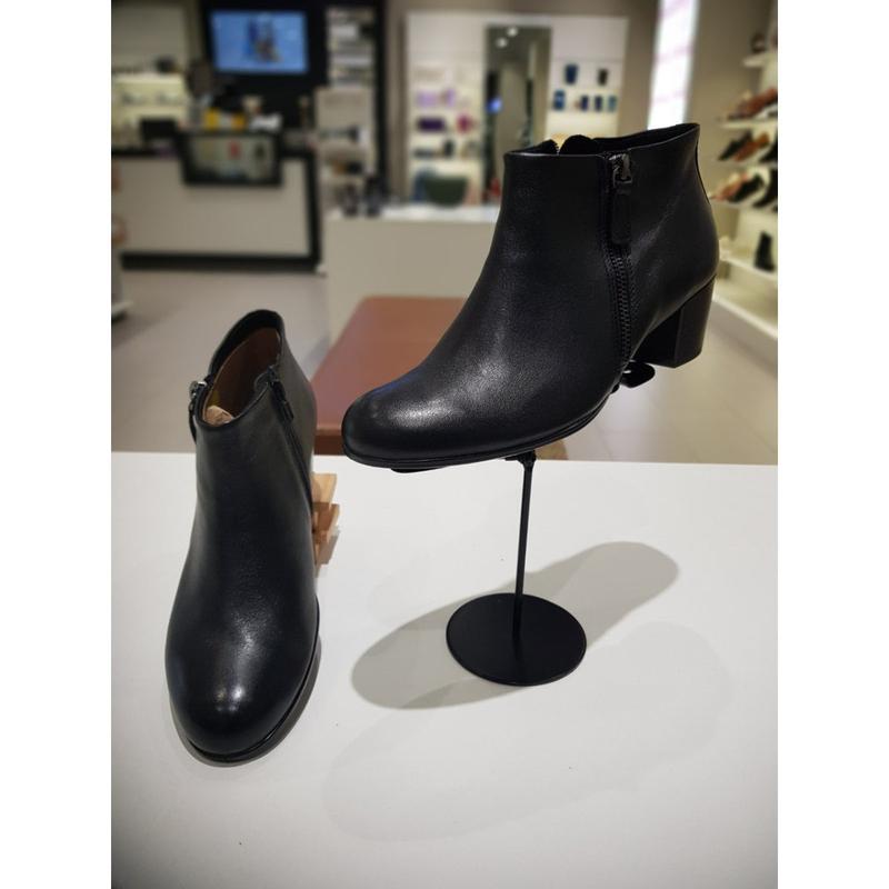 [釜山店] 女性用ブーツシェイプ M 35 273163-01001