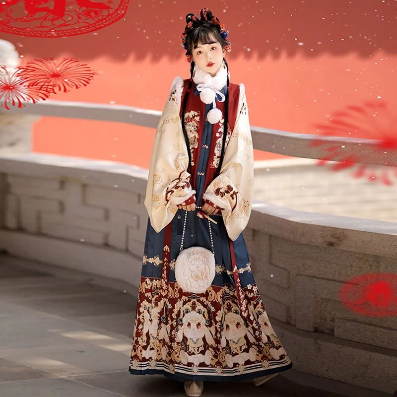 大人の漢服フトゥ九九女性のスクエアネック刺繍ビジア馬の顔スカート大晦日冬ぬいぐるみスーツ