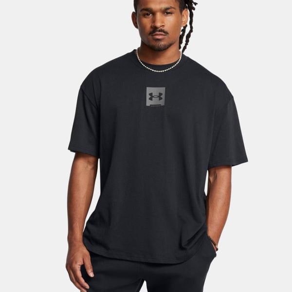 1386803 001 ブラック 男性 UA ヘビーウェイト オーバーサイズ ボックスT ルーズフィット 半袖 Tシャツ 6,499円