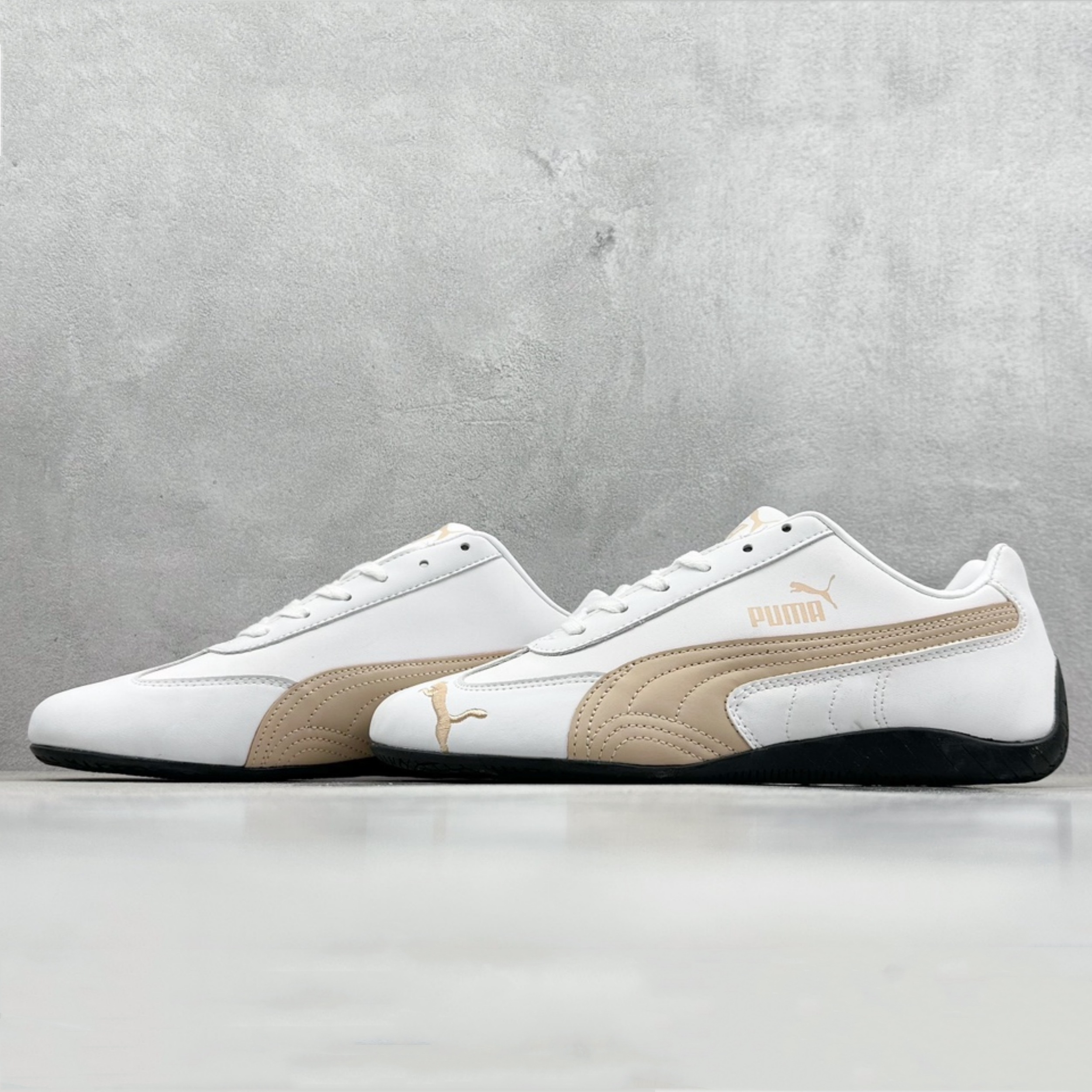 新品未使用 プーマ Palermo OG ホワイト スニーカー 男女兼用【並行輸入品】