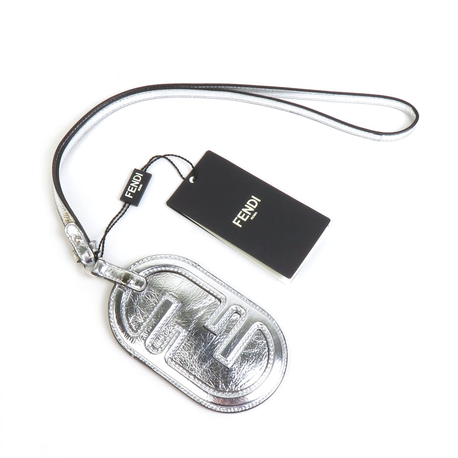 フェンディ FENDI バッジホルダー レザー シルバー ユニセックス e58433f