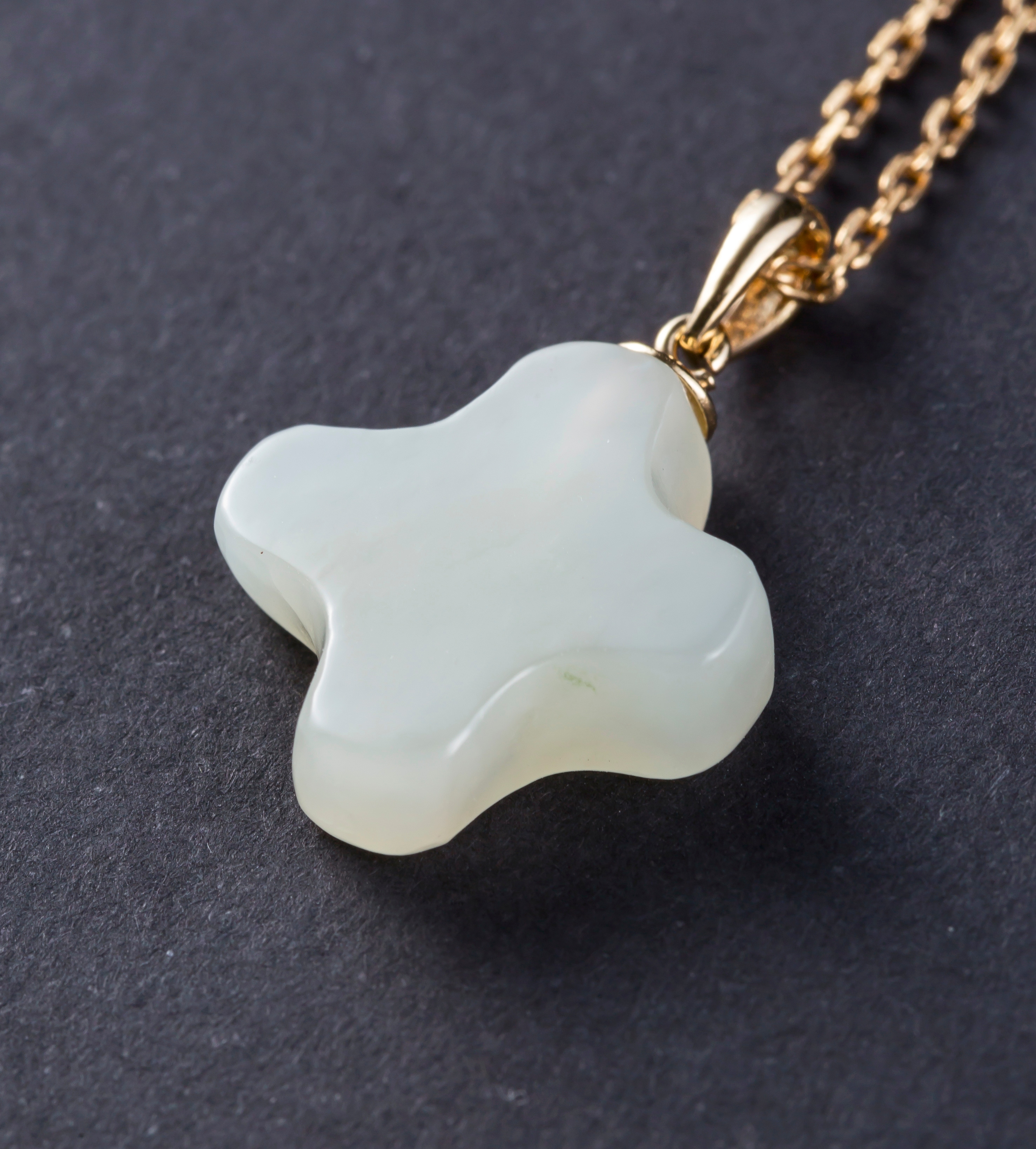 [HappyLooks]春川玉 クローバーメダルネックレス 韓国軟玉 チュンチョンオク鉱山 100％本物軟玉 玉名家 アクセサリー kj607