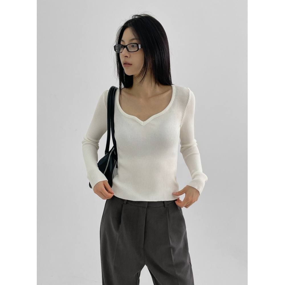 ブラックアップオープニングスクエアネックリブニット 6,241円