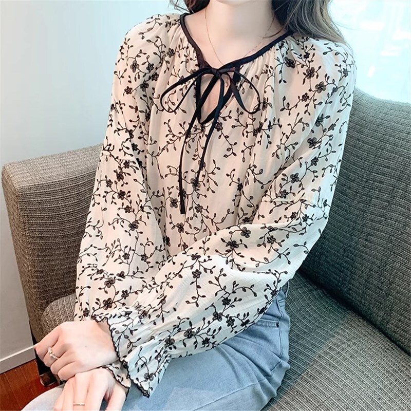 トップス シャツ ブラウス 袖あり 長袖 ランタンスリープ ラウンドネック レギュラー かわいい 大人可愛い きれいめ シンプル カジュアル 大人 上品 おしゃれ お洒落 かっこいい レトロ 大人女子