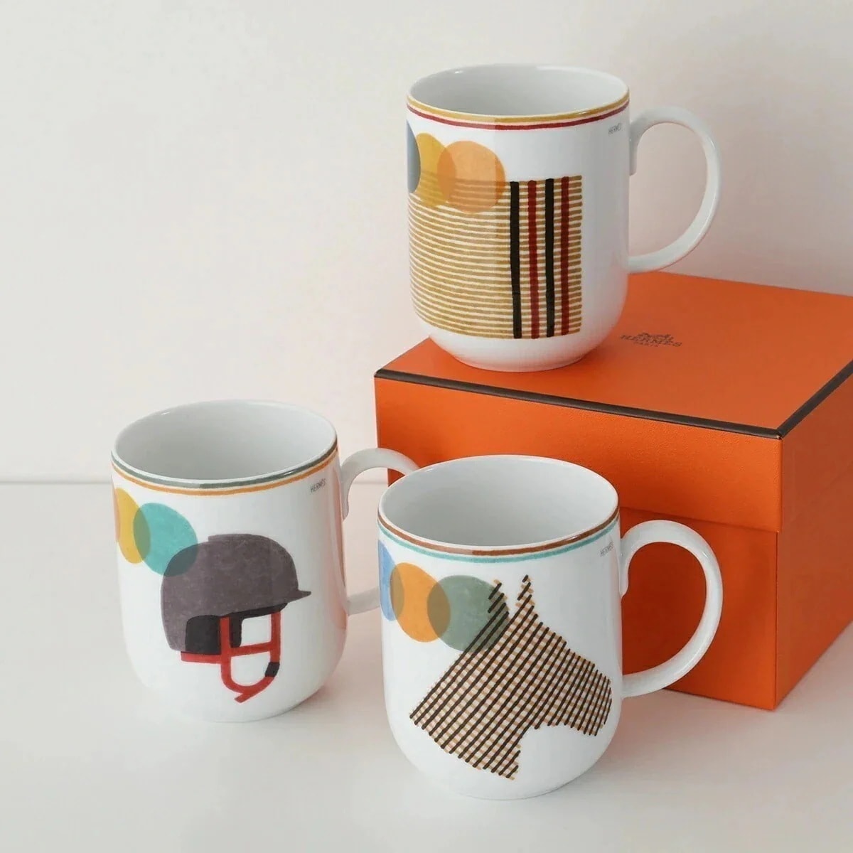 HERMES エルメス マグカップ Saut Herms マグ ソー・エルメス カスク シュヴァル クーヴェルチュール P055131P 陶器 ロゴ【返品交換不