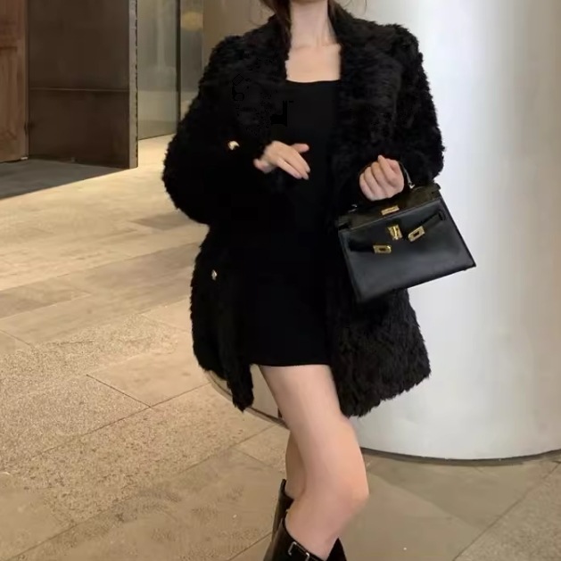 レディース コート アウター ファー ミディアム 長袖 袖あり Vネック 襟付き ポケット 前開き ポリエステル かわいい 大人可愛い シンプル 上品 おしゃれ ラフ 主役級 存在感 都会的 無地 秋