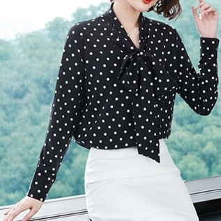 トップス シャツ ブラウス 袖あり 長袖 Vネック リボン 薄手 ベロア かわいい 大人可愛い 大人 上品 おしゃれ お洒落 レトロ ラブリー キュート ガーリー ドット柄 水玉 春 秋 10代