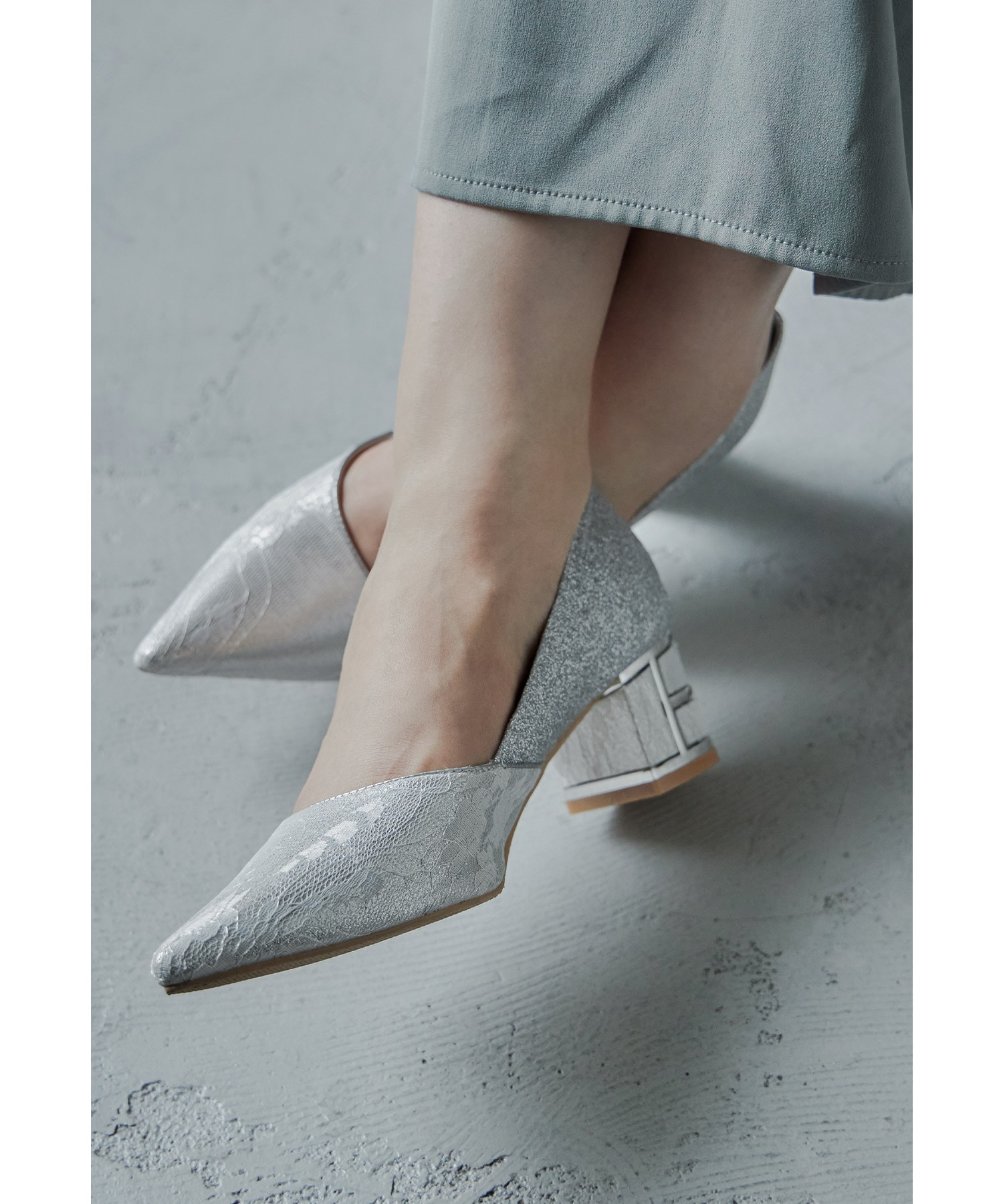 レースチャンキーヒールパンプス パーティーシューズ ラメ 花柄 ポインテッドトゥ 靴 小さいサイズ 大きいサイズ 太ヒール 歩きやすい 結婚式 お呼ばれ 二次会 披露宴 謝恩会 成人式 同窓会