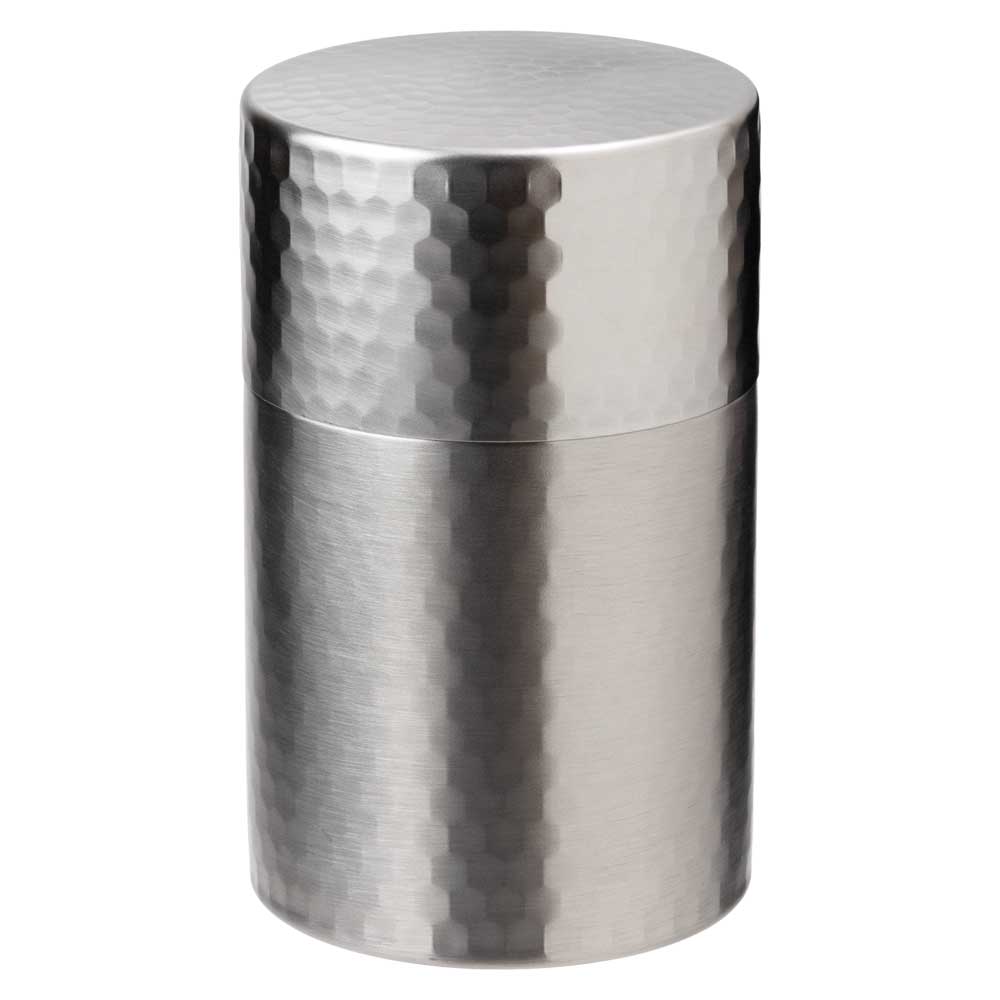 ステンレス茶筒　槌目つや消し（大）高さ11.7cm　落ち着きのある金属の質感　汚れがつきにくく清潔　茶葉の風味が長持ち　新潟県の金属製品