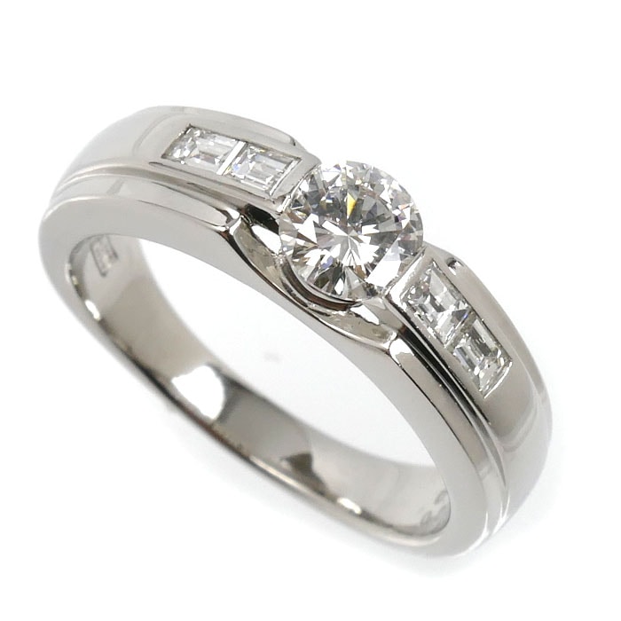 Pt900プラチナ リング・指輪 ダイヤモンド0.56ct ダイヤモンド0.26ct 15号 8.5g レディース 中古 美品