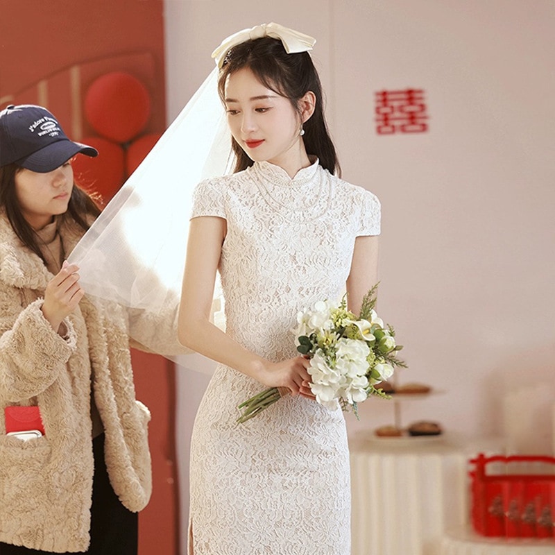 白い婚約ドレスドレスチョンサム長いスリムなウェディングドレス花嫁の女性2025年春のための服