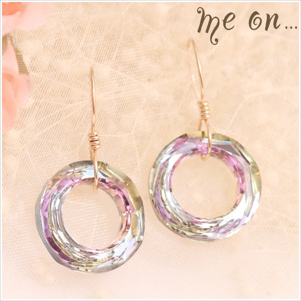 me on... K10YG ヴィトラルライト リングモチーフ フックピアス 発送目安２-３週間