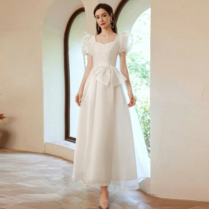 ウェディングドレス ウエディングドレス 袖あり 二次会ドレス ウェディグドレス Aラインドレス 海外挙式 前撮り 後撮り 花嫁二次会ドレス 大きいサイズ 結婚式 ブライダル 披露宴 パーティードレス