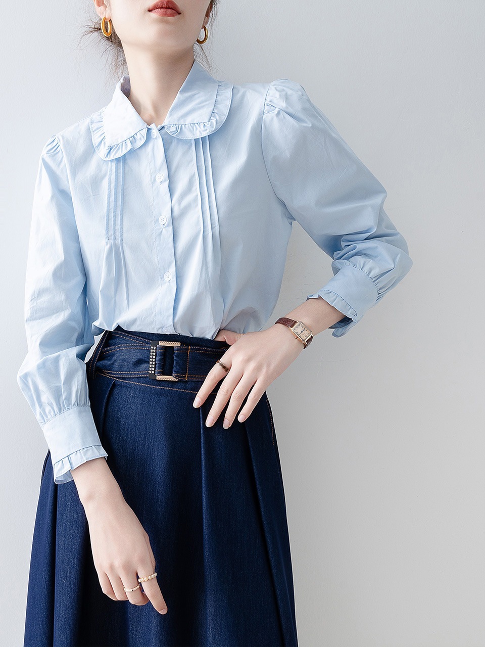 【1点ご購入 で10点プレゼントいたします】春モデル2025女ブルードールネックパフスリーブシャツレトロシャツ春先感トップス