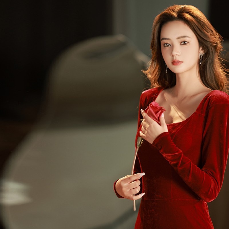 ブルゴーニュのセレブスタイルのイブニングドレス高級な婚約結婚式の花嫁のトーストドレススリムフィット高級ベルベットのロング 4,732円