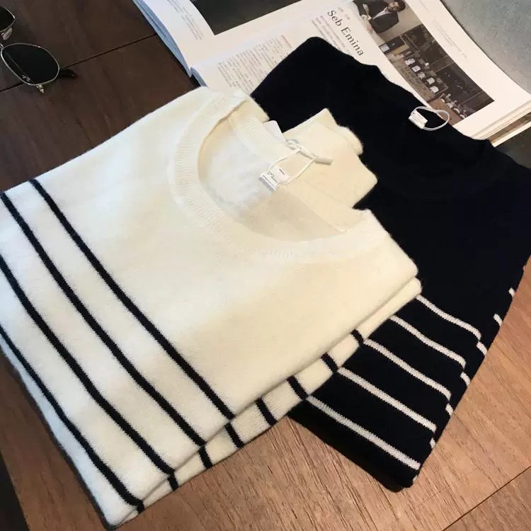 すみません！！！オーストラリアから輸入されたウルトラファインウールカシミア女性用の年齢を減らすコントラストストライプラウンドネックセーター
