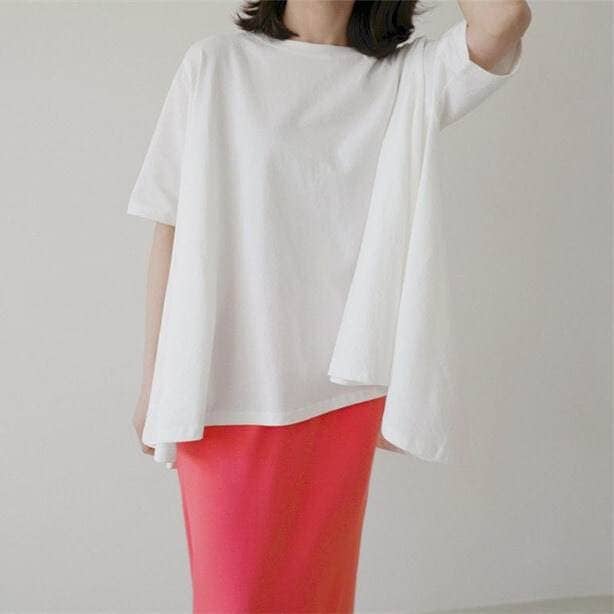 フェミニン トップス Tシャツ ラウンドネック Aライン 半袖 ナチュラル リラックス感 ふんわり レディース 夏 おしゃれ かわいい ルーズ 大人可愛い シンプル こなれ感 ベーシック 裾ワイド ラ