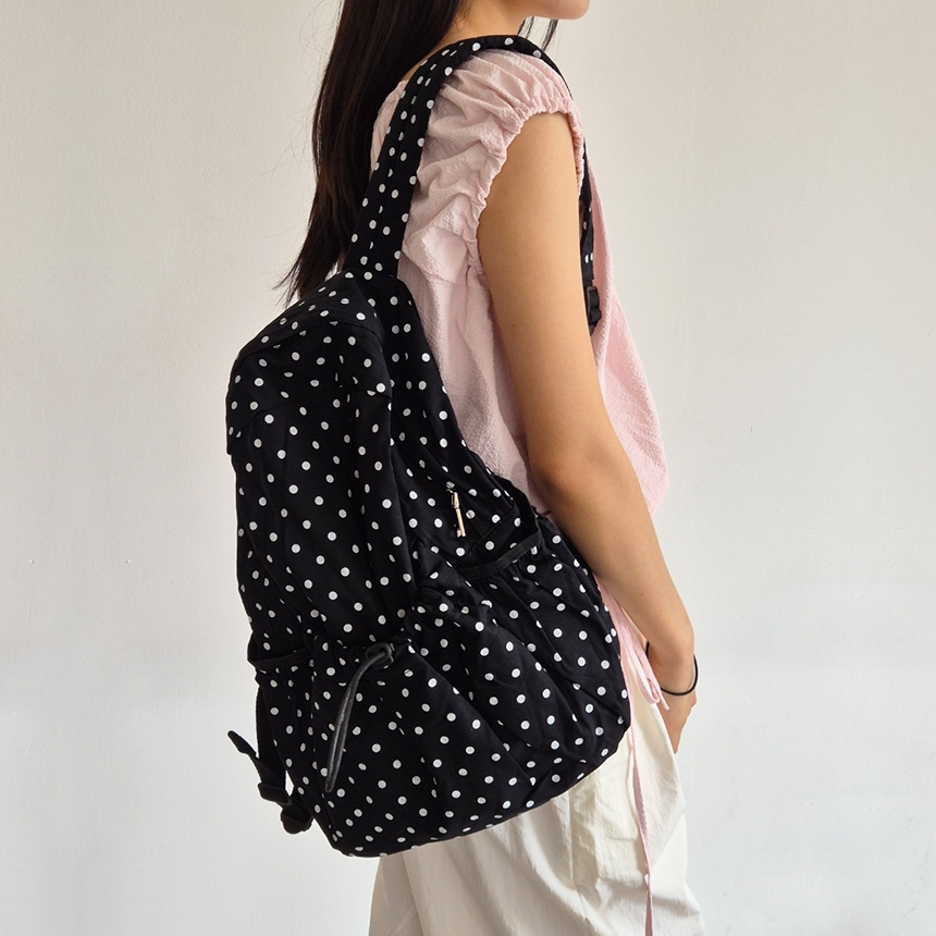 【NUDICO】ドット柄リュック 巾着風デザインの軽量カジュアルバッグデイリーや旅行にもぴったり
