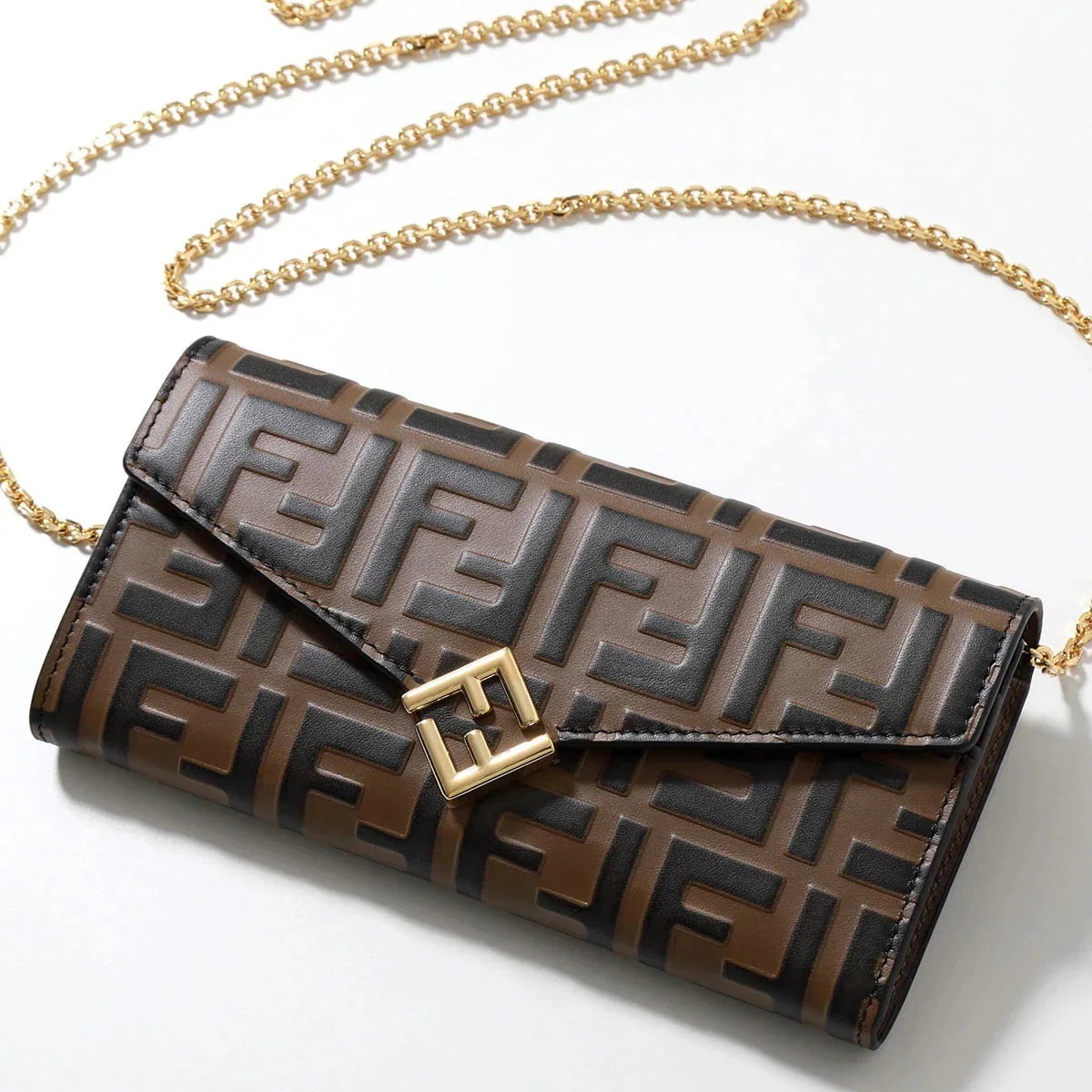 FENDI フェンディ チェーンウォレット CHAIN CONTINETAL チェーンコンチネンタル 8M0365 ADYM レディース 二つ折り長財布 FF柄 117,764円