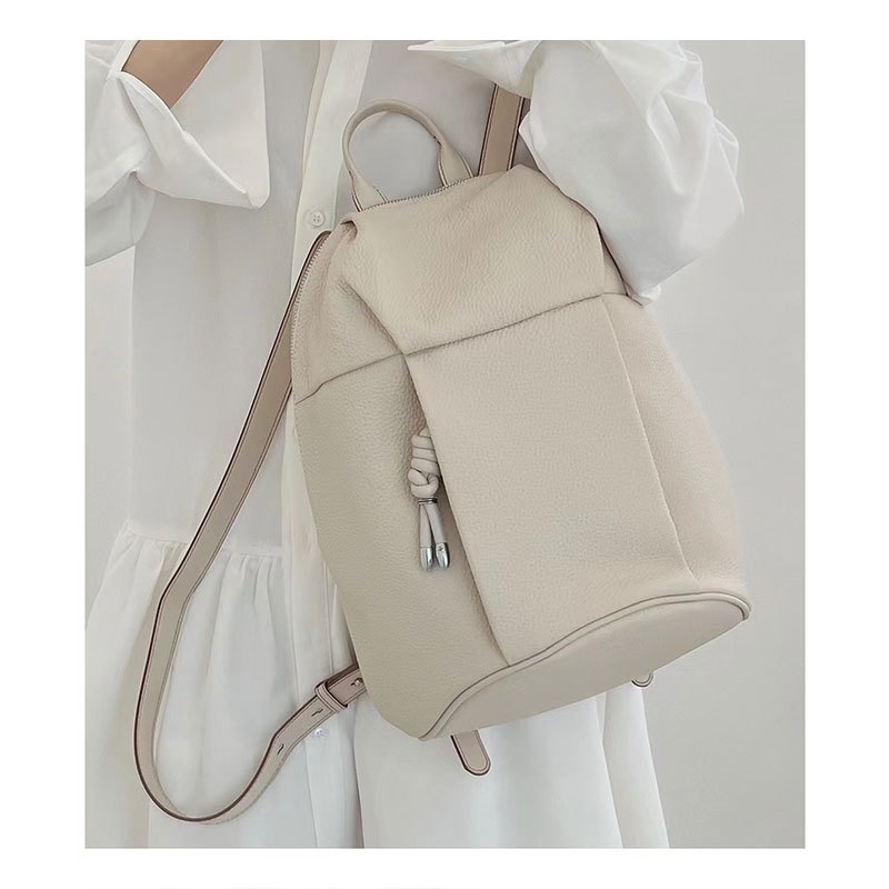 【本革 3カラー キーホルダーを贈る】本革リュック レディース 小さめ 軽量 バッグ リュックサックミニ バックパック 大人 カバン 鞄 大人かわいい プレゼント