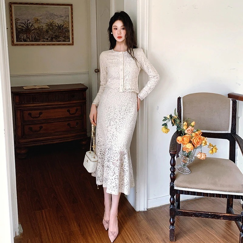 レーススーツセット（秋用・上品な一着） 入学式 卒業式 結婚式 演奏会 パーーティー お呼ばれドレス