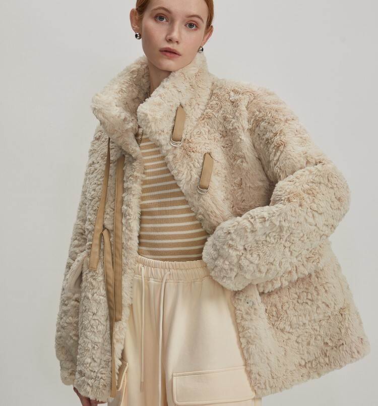 アウター コート ブルゾン 上着 ボアブルゾン ショート丈 袖あり 長袖 萌袖 スタンドカラー ハイネック ワイド ベルト ポケット 前開き ウール ボア ファー かわいい 大人可愛い シンプル カジ 9,850円