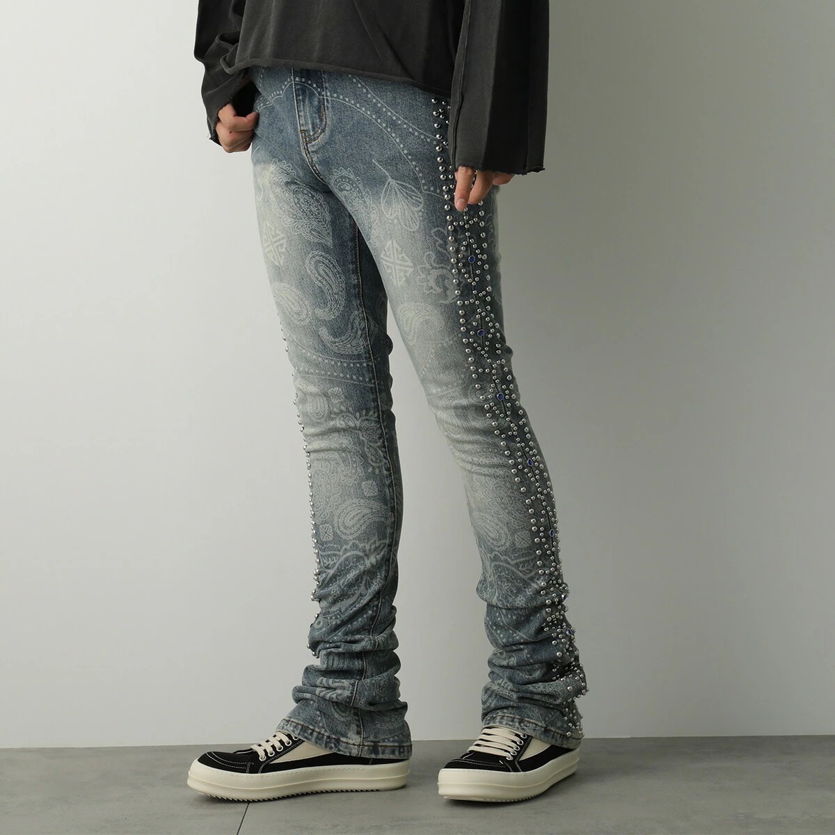 GUAPI グアピ ジーンズ Aqua Blue Rivets Stacked Denim 495ABRSD メンズ デニムパンツ フレア ペイズリー柄 リベット Gパン ウォッシュ加工 ブルー