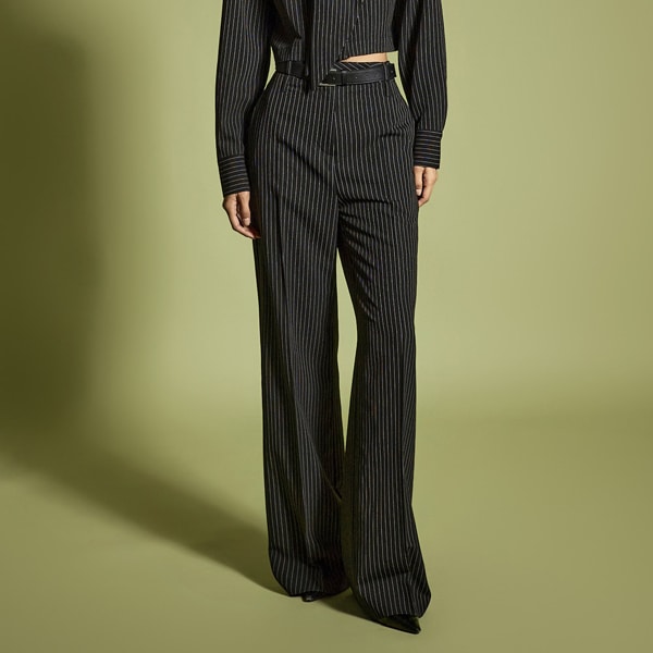 P3628 ピンタック スラックス