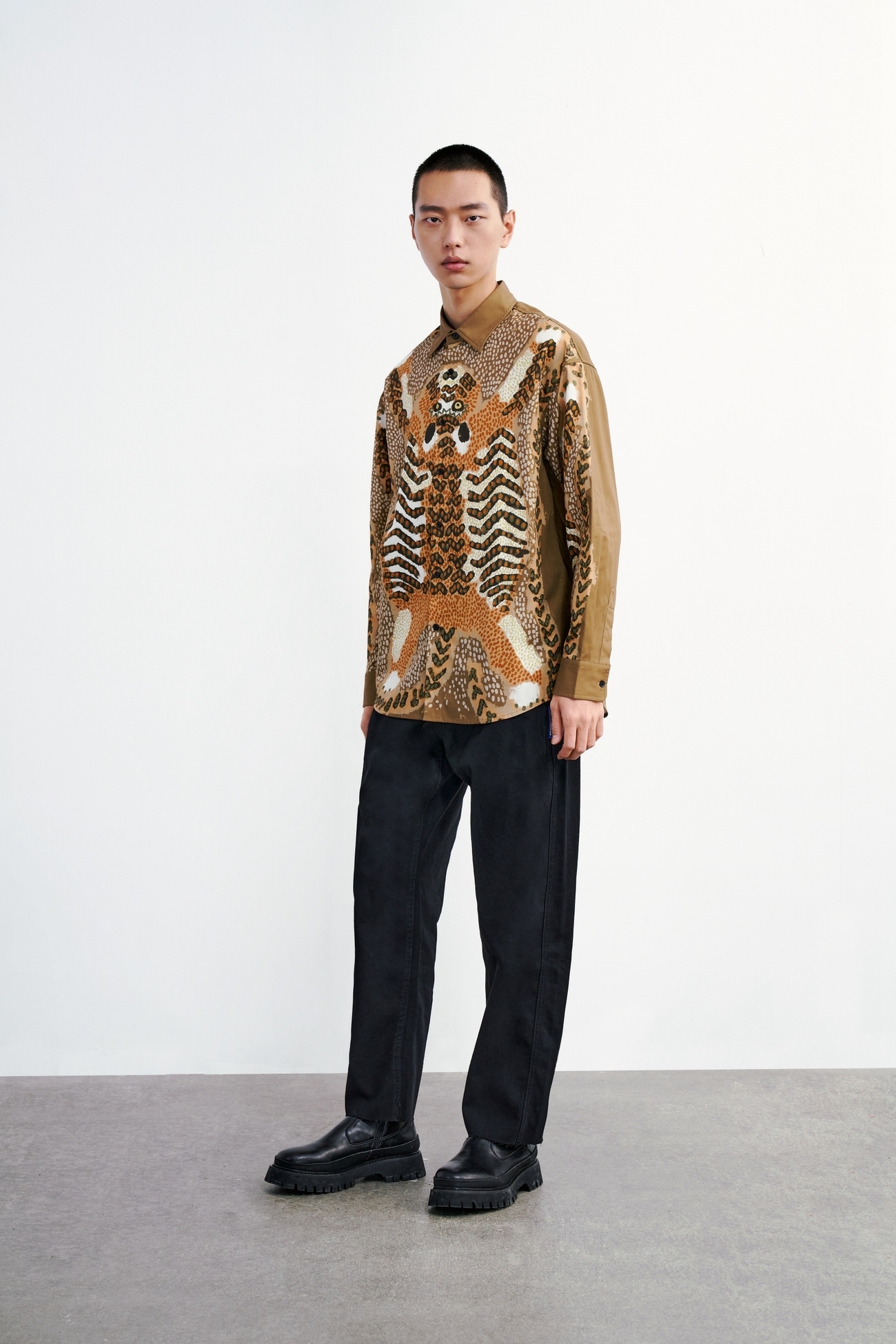 夏 メンズ ナショナル スタイル 柄 シャツ 派手 鮮やか 奇抜 個性的なデザイン ユニーク ダークカーキ XS S M L 個性的 トップス Tシャツ シャツ 袖あり 長袖 きれいめ シンプル