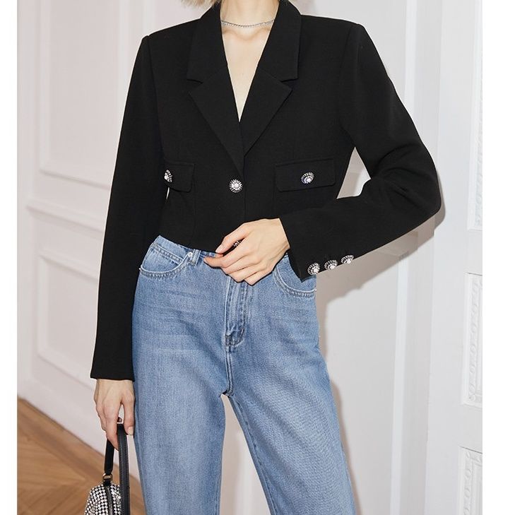 ジャケット長袖ミニブレザー女性2024春春作レトロな角肩掛けショート丈トップス