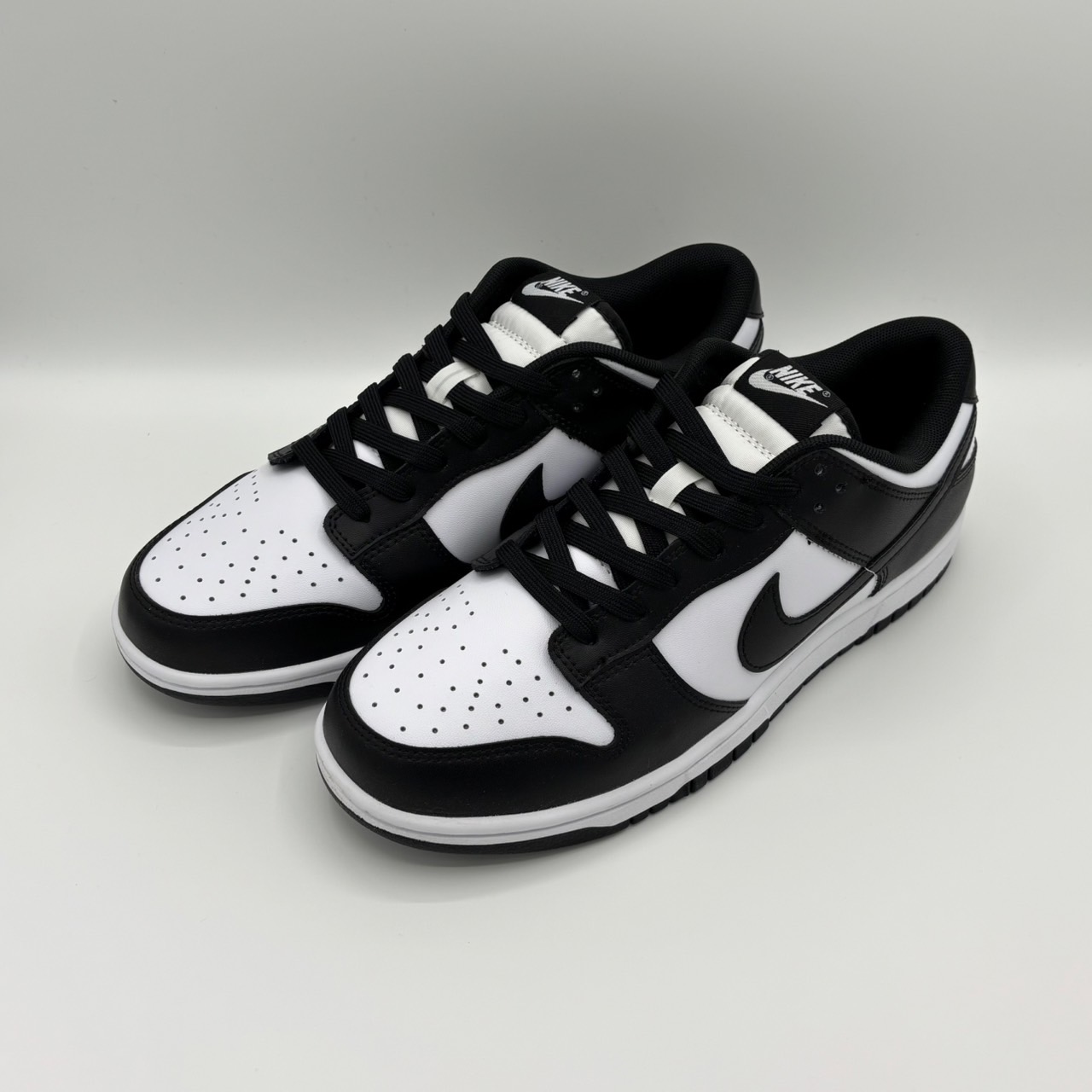 ダンク ロー レトロ HF5441-100 WHITE/WHITE/BLACK スニーカー 男女兼用