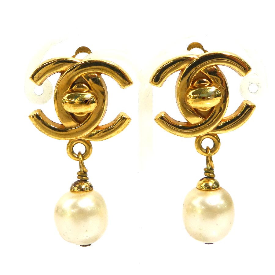 シャネル CHANEL イヤリング ココマーク メタル/フェイクパール ゴールド/オフホワイト レディース e61752i