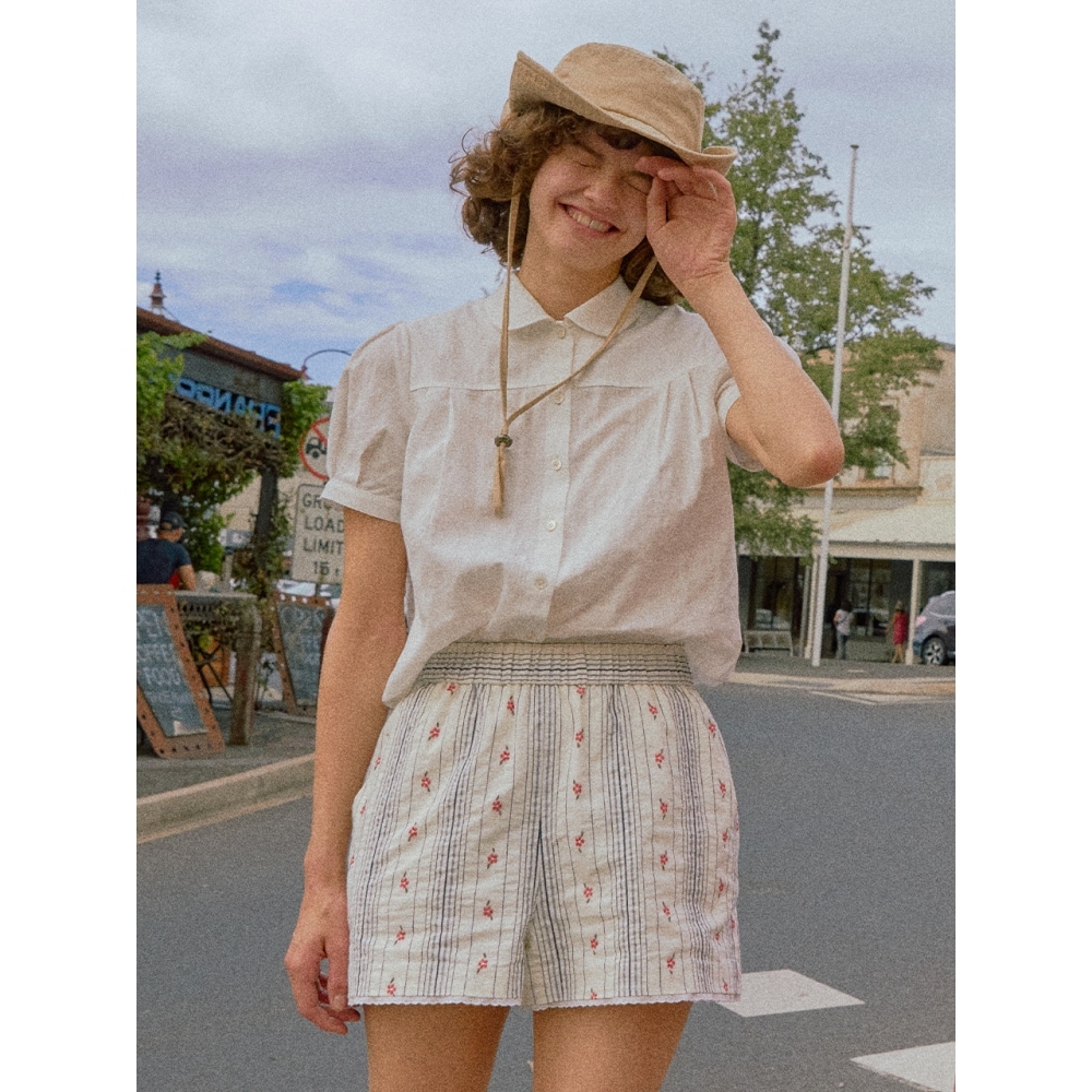 AND YOU キュランダレースディテールストライプバンディングショーツ (アイボリーストライプ)