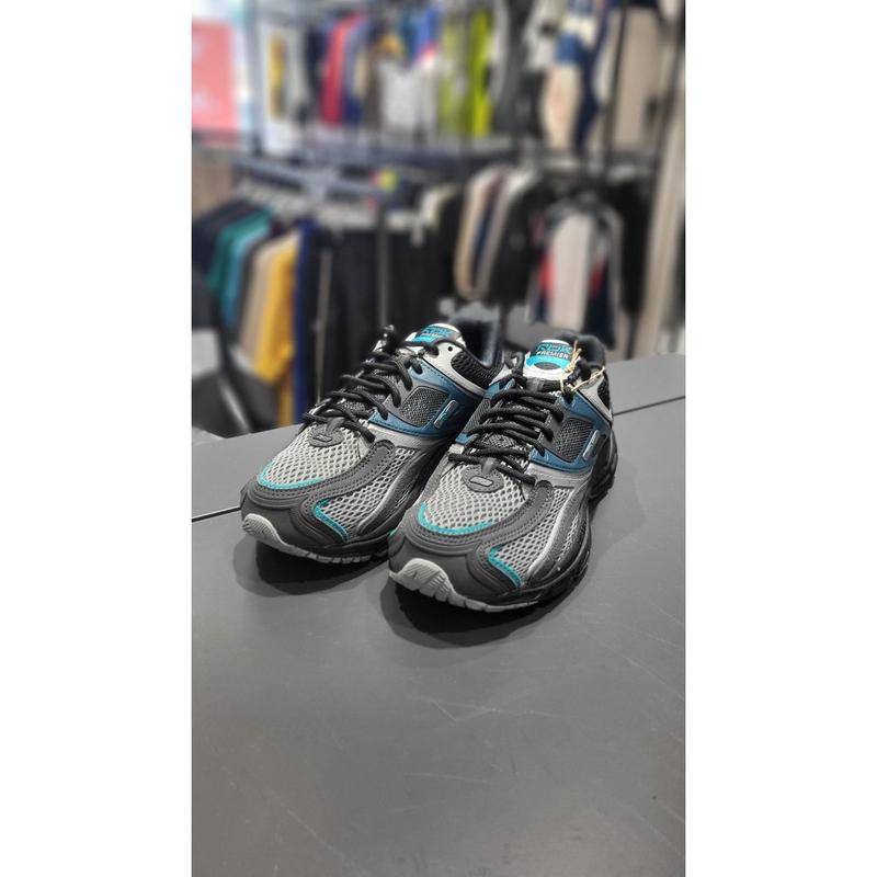 [ヨジュ店] RESO4FY1UBA プレミアトリニットKFS 男女共用運動靴 11,109円
