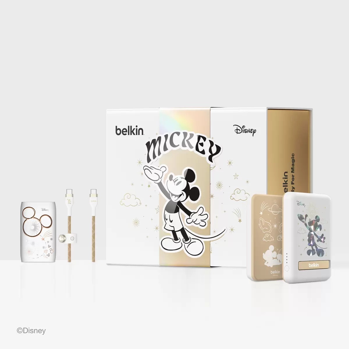 Belkin ディズニー チャージング ギフトボックス 可愛いミッキーマウスのMagSafe対応モバイルバッテリー USB-C 3ポート充電器 ケーブルセット コストコ 直送品